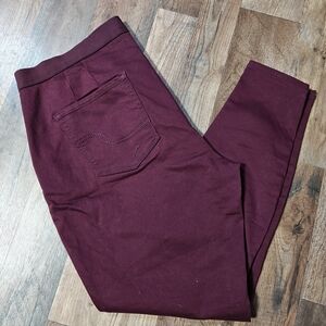 NWT Levi's Strauss Signature Modern Jegging Burgundy
